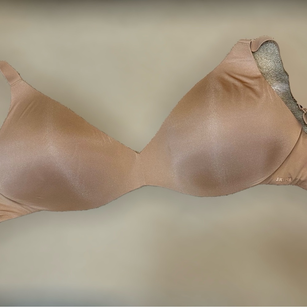 Skims Body Wireless Form Push Up Plunge Bra 34H Clay NWT